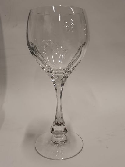 KLEIN à Baccarat 
Six grands verres à pieds...