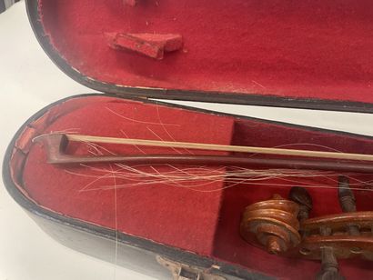 Violon 3/4 signé Jean-Baptiste VUILLAUME,...