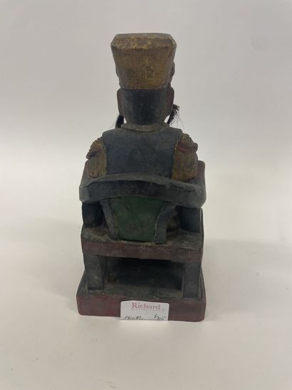 Sage assis sur un trône en bois sculpté 
CHine
H...