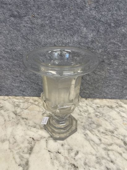 Vase en cristal taillé de forme Médicis
H...