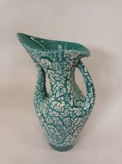 TRAVAIL DE VALLAURIS Grand vase de forme...