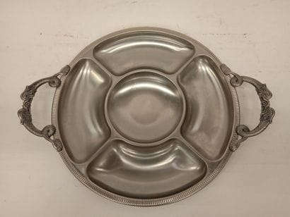 Guy DEGRENNE, Ensemble pour enfant en inox
On...