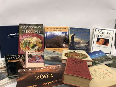 Lot de 15 livres divers, sur l'art, la cuisine,...