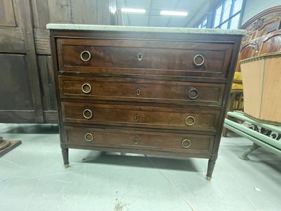 Commode scribane en bois de placage ouvrant...