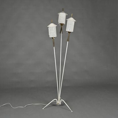 Dans l'esprit de KOBIS and Lorence

Lampadaire...