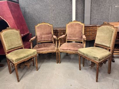 Paire de fauteuil et paire de chaise de style...
