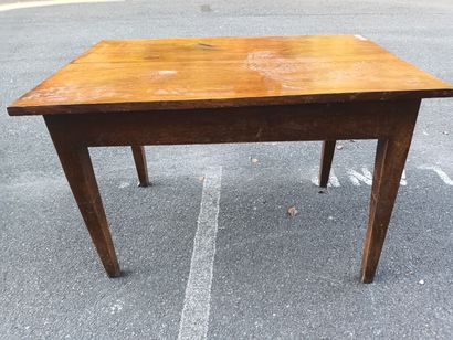 Table en bois
75 x 115 x 75 cm