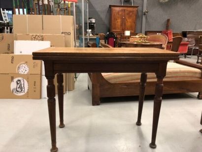 Table à jeu, XIXème
Dim. fermées : 79 x 98...