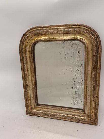 Petit miroir Louis-Philipe en bois et plâtre...