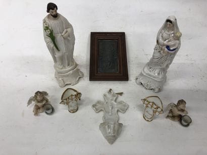 Lot d'objets de dévotion comprenant deux...