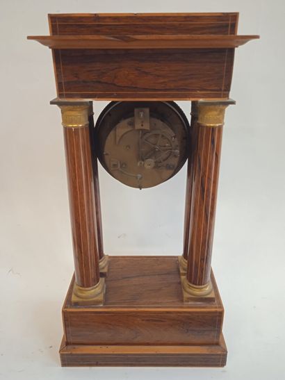 Pendule portique en bois de placage
Epoque...