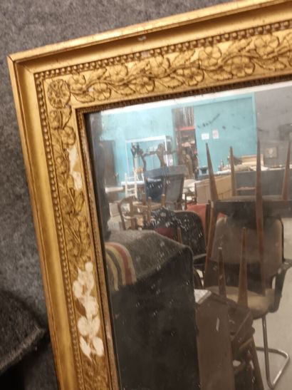 Grand miroir rectangulaire en bois et stuc
Dim....