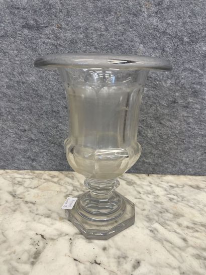 Vase en cristal taillé de forme Médicis
H...