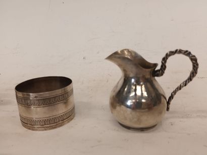 Deux salières en argent (poinçon 800°), une...