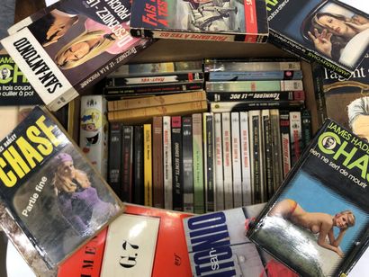 Lot de 46 romans policiers, fantastique,...