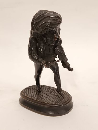 Dans l'esprit de CALLOT
Encrier en bronze...