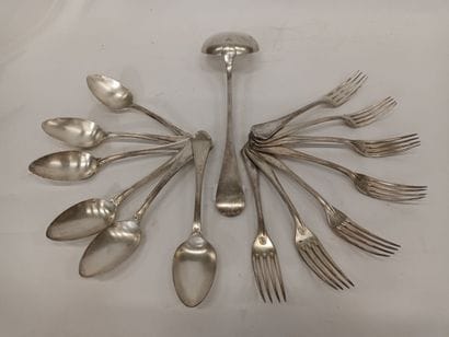 Six fouchettes, six cuillères à soupe et...