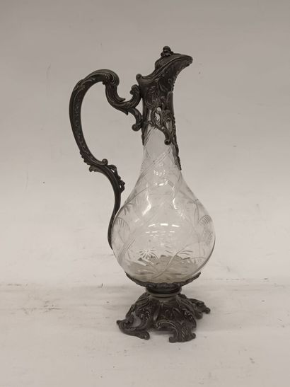 Aiguière en verre taillé
Monture en métal...