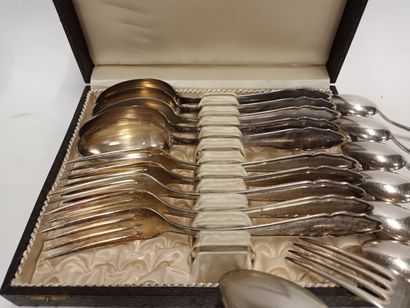 Ménagère en argent modèle filet violoné,...