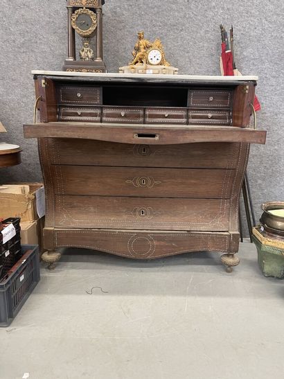 Commode-scribane en bois de placage et incrustation...
