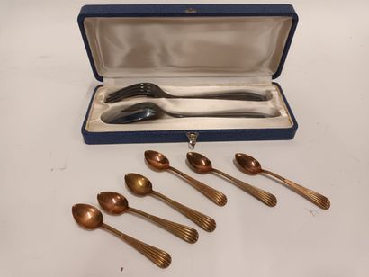 Coffret de couverts de baptème en métal argenté...