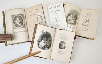 Un ensemble de 4 volumes bien reliés :

1/...