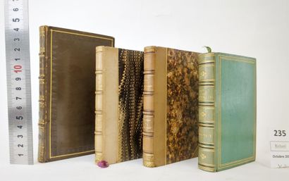 Un ensemble de 4 volumes bien reliés :

1/...