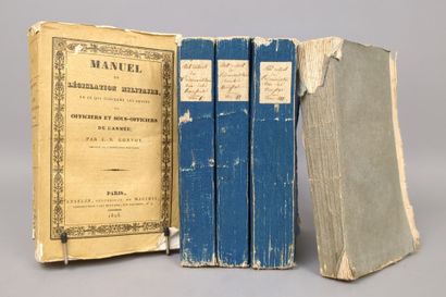 Lot de 3 ouvrages sur la législation militaire...