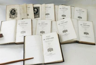 VOLTAIRE. OEuvres complètes avec Remarques...