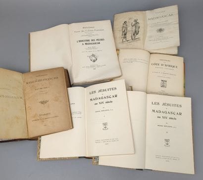 Lot de 5 ouvrages en 6 volumes sur Madagascar:

1.	BOUDOU...
