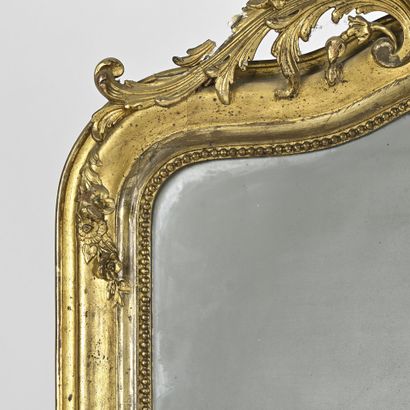 Important miroir de cheminée en bois et stuc...