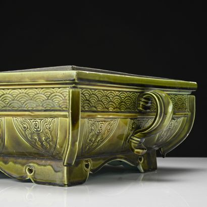 SARREGUEMINES Majolica
Importante jardinière...