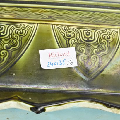 SARREGUEMINES Majolica
Importante jardinière...