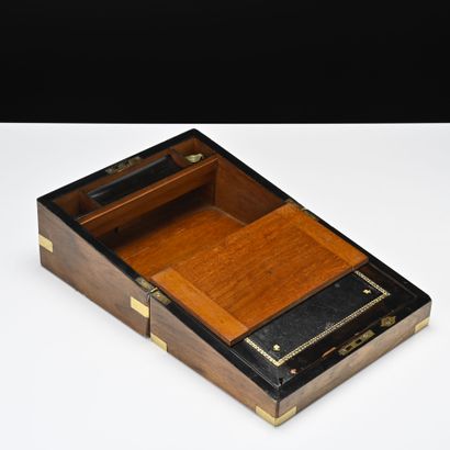 Ecritoire de voyage en bois de placage et...