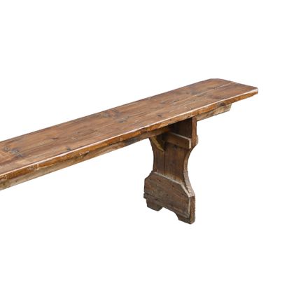 Deux bancs en bois naturel 
19ème siècle
H...