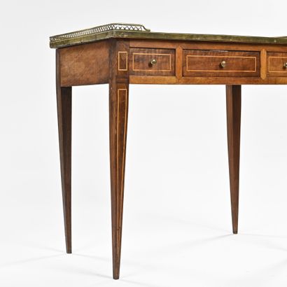 Table Console en noyer, plateau bois veiné...