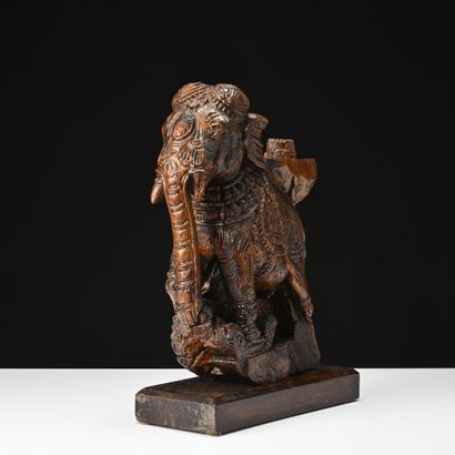 Inde,Bois de char indien en forme d' éléphant...