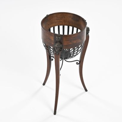 Table tricoteuse à 