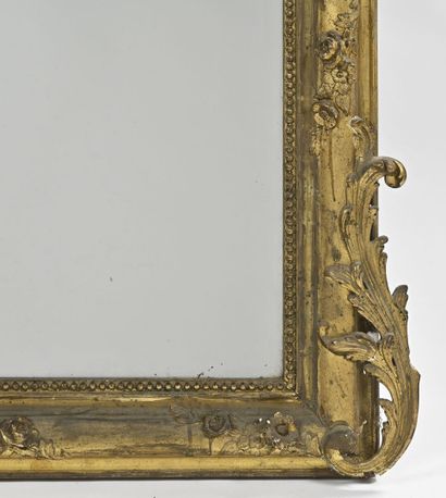 Important miroir de cheminée en bois et stuc...