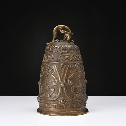 Cloche en bronze,
Chine fin du XIXe siècle,...