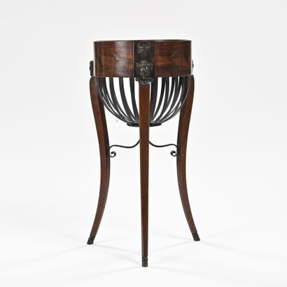 Table tricoteuse à 
