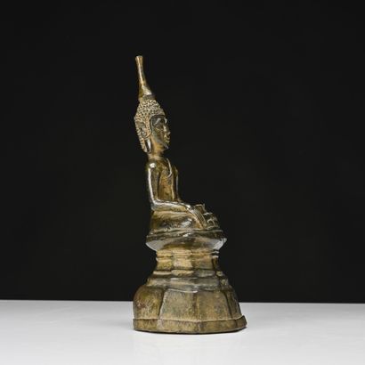 Laos, XVIIIe siècle 
Bouddha en bronze, représenté...