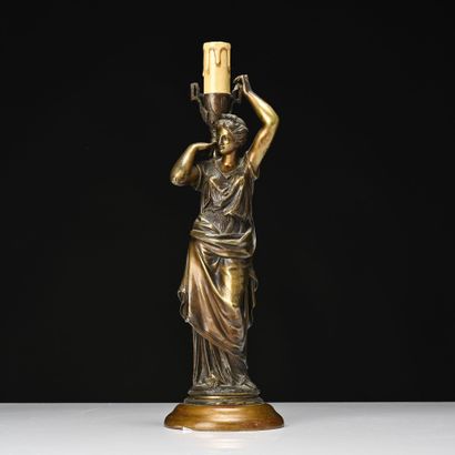 Paire de cariatides à l'antique en bronze...