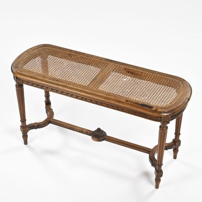 Paire de banquettes oblongues, reposant sur...