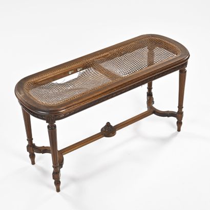 Paire de banquettes oblongues, reposant sur...
