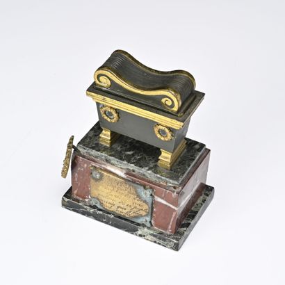Tombeau de l'Empereur en marbre en bronze...