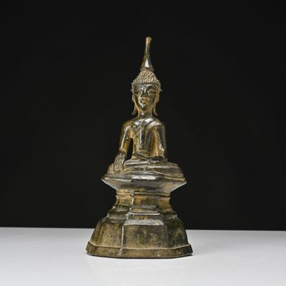Laos, XVIIIe siècle 
Bouddha en bronze, représenté...