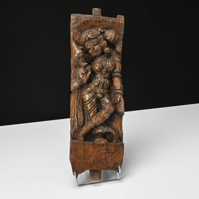Inde, Paire de bois de char en bas-relief...