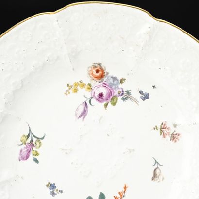 MEISSEN, Assiette polylobée en porcelaine...