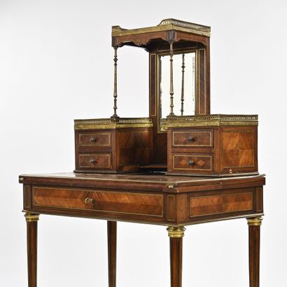 Bureau bonheur du jour en acajou et bois...